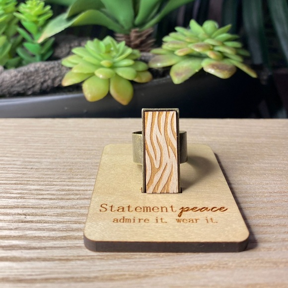 HANDMADE Ring One Size Artisan Wood Brass Engraved Animal Print Eco Friendly NEW - Picture 4 of 4